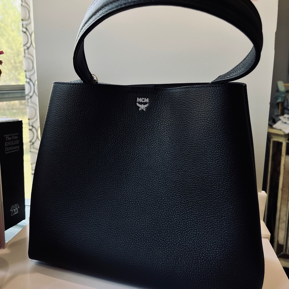 NWT MCM hobo black Sarah bag - Picture 2 of 7